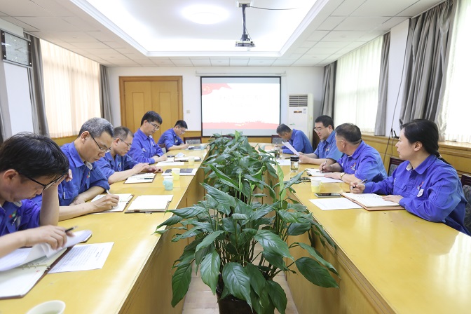 安彩朗朗讀書處，夏木蔭蔭正可人——安彩高科舉辦首期黨史學習教育專題讀書班