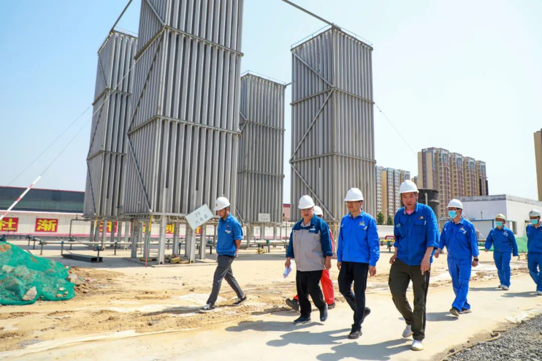 翠籠蒲艾香，慰問送安康——安彩高科總經(jīng)理端午節(jié)慰問一線職工